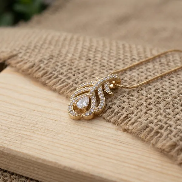 Golden_Crystal_Feather_Pendant_Chain