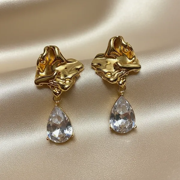 Anti-Tarnish_Gold_Abstract_Teardrop_Crystal_Dangle_Earrings