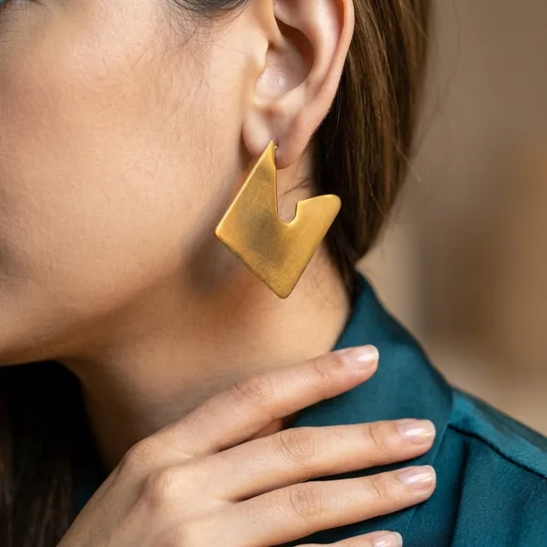 Modern_Geometric_Gold_Earrings_Hoops