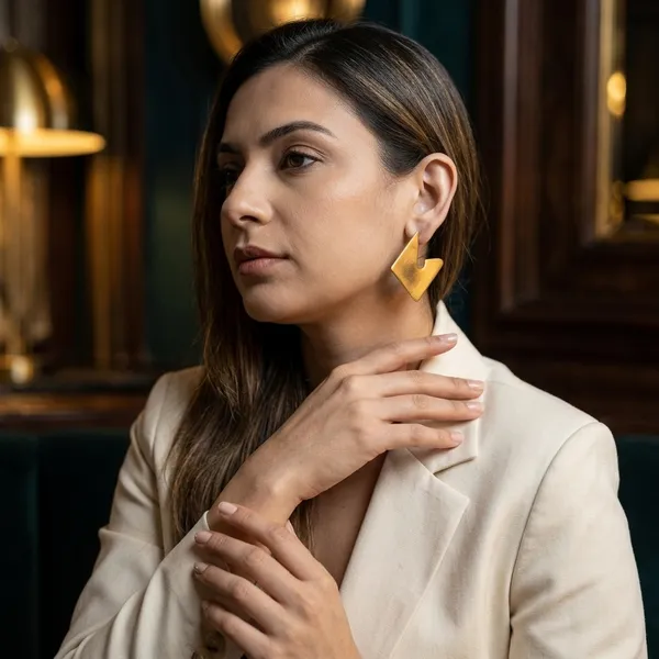 Modern_Geometric_Gold_Earrings_Hoops