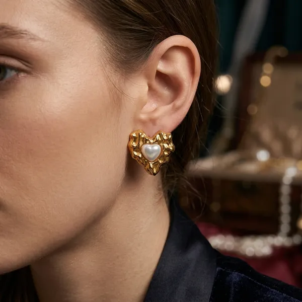 Vintage-Inspired_Textured_Gold_And_Pearl_Heart_Stud_Earrings