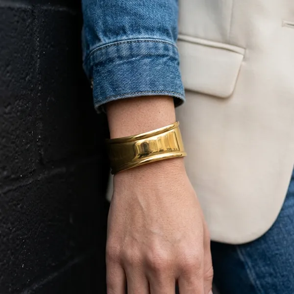 Luxe_Sculptural_Gold_Cuff