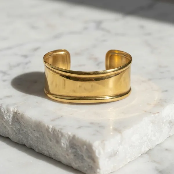 Luxe_Sculptural_Gold_Cuff