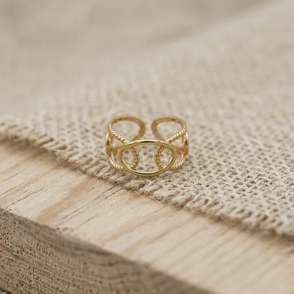 Elegant_Geometric_Gold_Ring