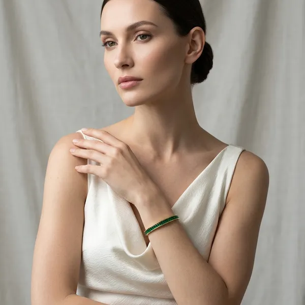 Emerald_Radiant_Gold_Bracelet