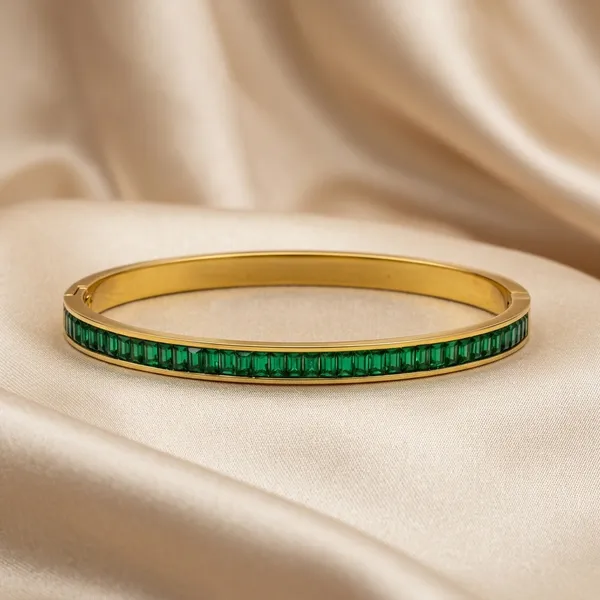 Emerald_Radiant_Gold_Bracelet