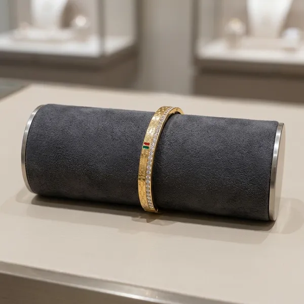 Luxe_Patterned_Gold_Bracelet