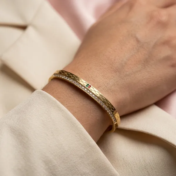 Luxe_Patterned_Gold_Bracelet