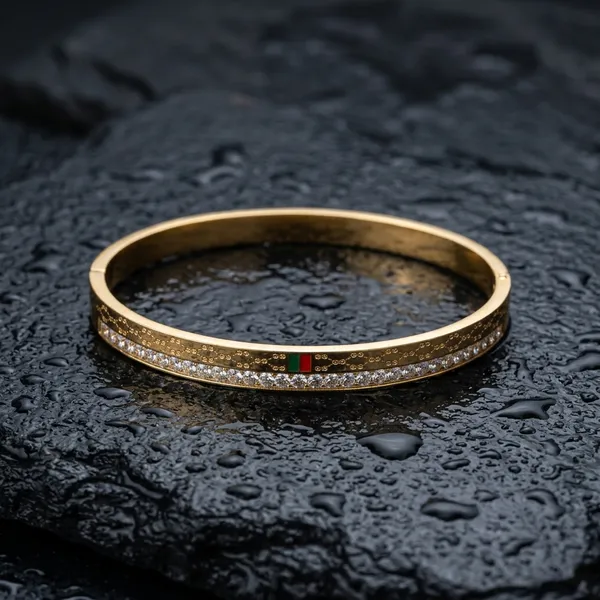 Luxe_Patterned_Gold_Bracelet