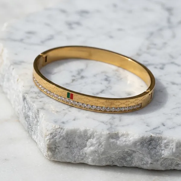 Luxe_Patterned_Gold_Bracelet