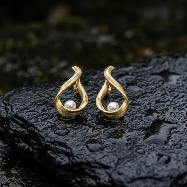 Vintage_Swirl_Gold-Tone_Pearl_Drop_Earrings