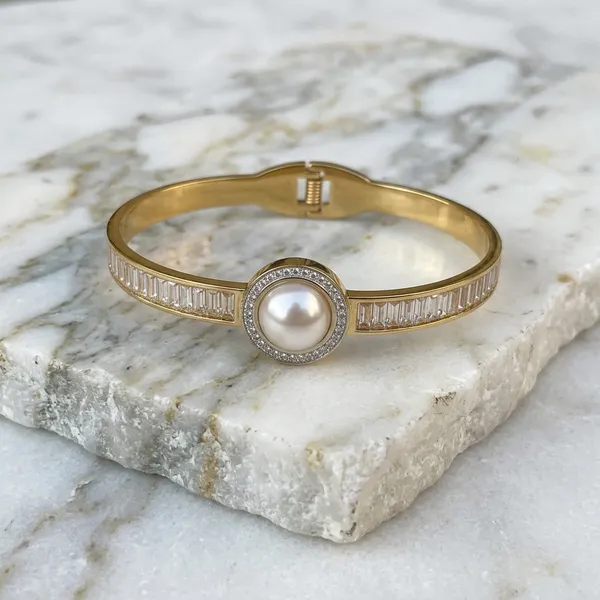 Luxe_Pearl_Bangle_Bracelet