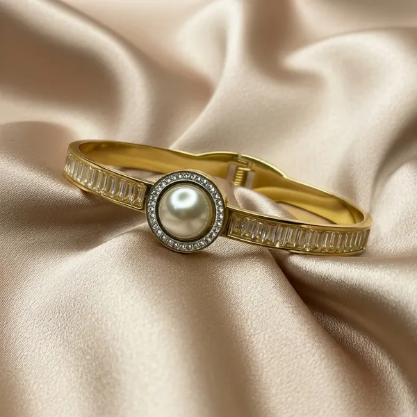 Luxe_Pearl_Bangle_Bracelet