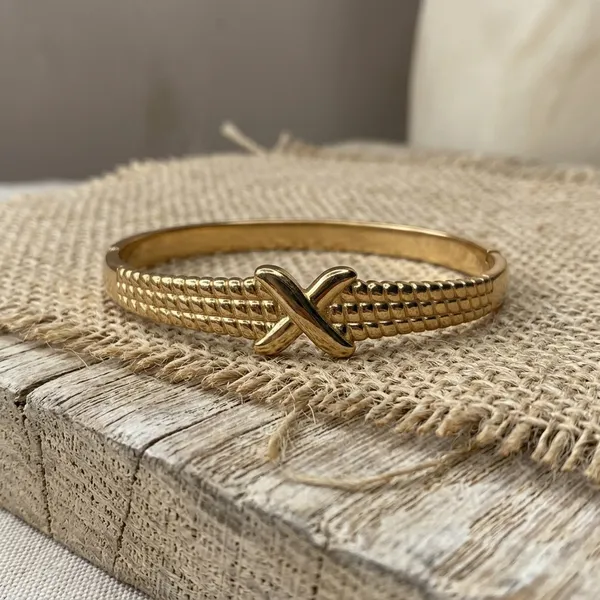 Golden_Cross_Textured_Bangle