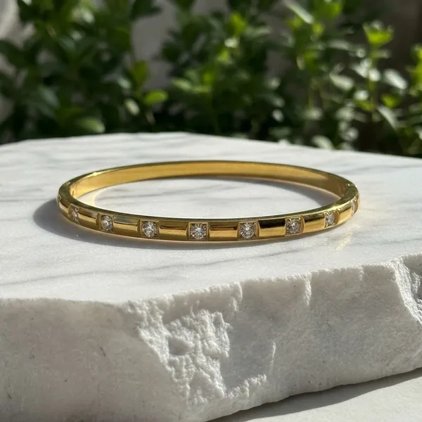 Radiant_Gold_Zirconia_Bracelet