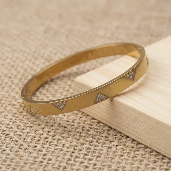 Geometric_Crystal_Inlay_Bracelet