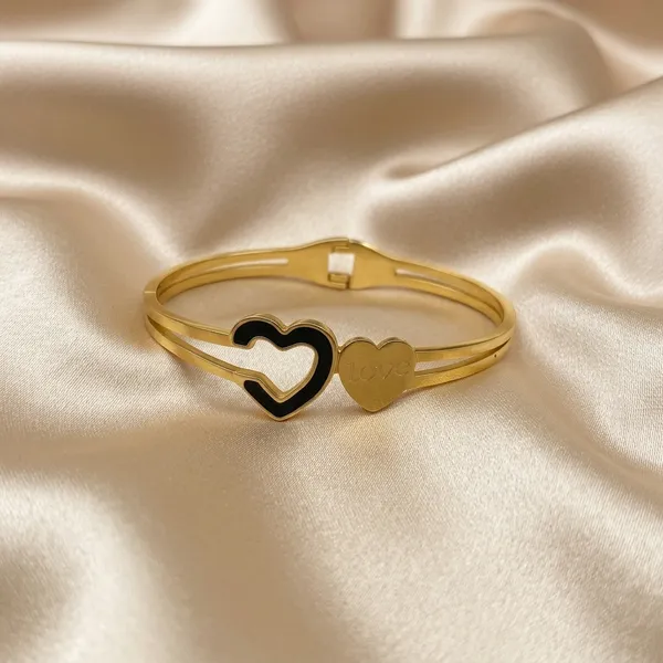 Golden_Love_Heart_Bracelet