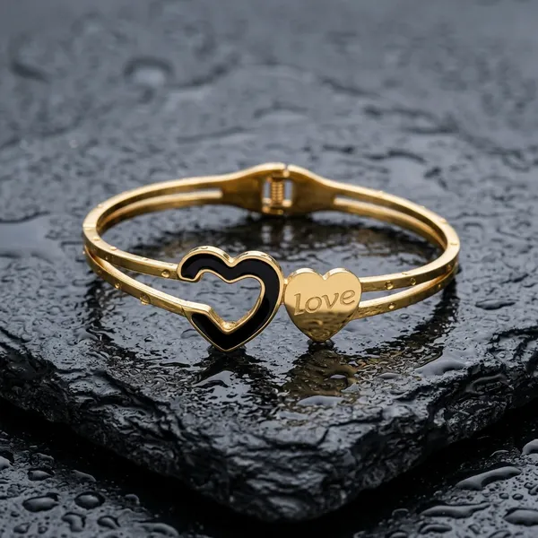 Golden_Love_Heart_Bracelet