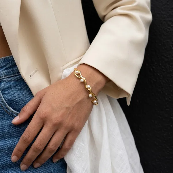 Gold_Plated_Bracelet_Organic_Pearl_Cuff