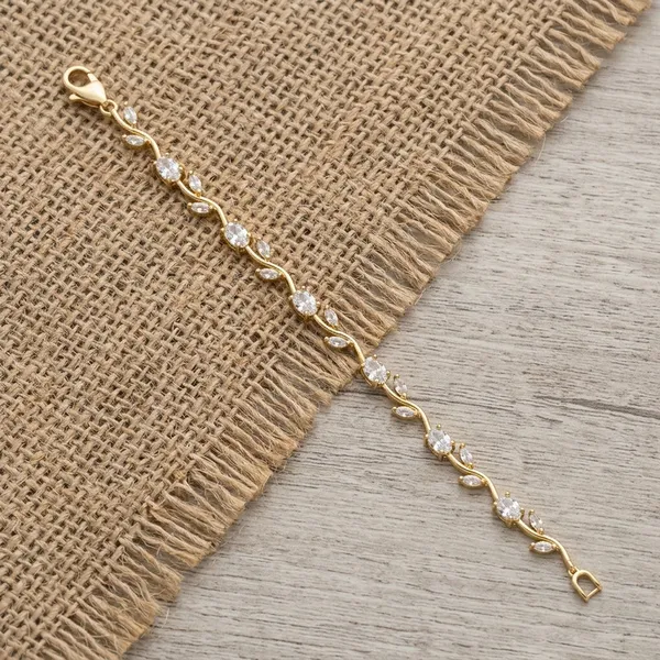 Nimi_House_Celestial_Crystal_Grace_Gold_Bracelet_For_Women