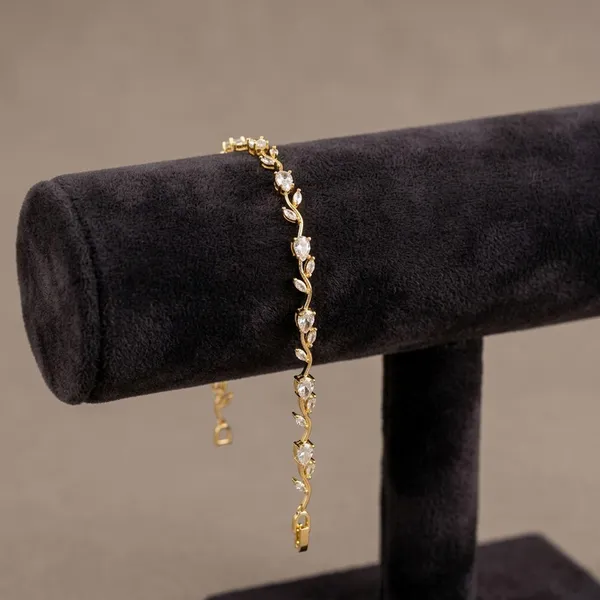 Nimi_House_Celestial_Crystal_Grace_Gold_Bracelet_For_Women