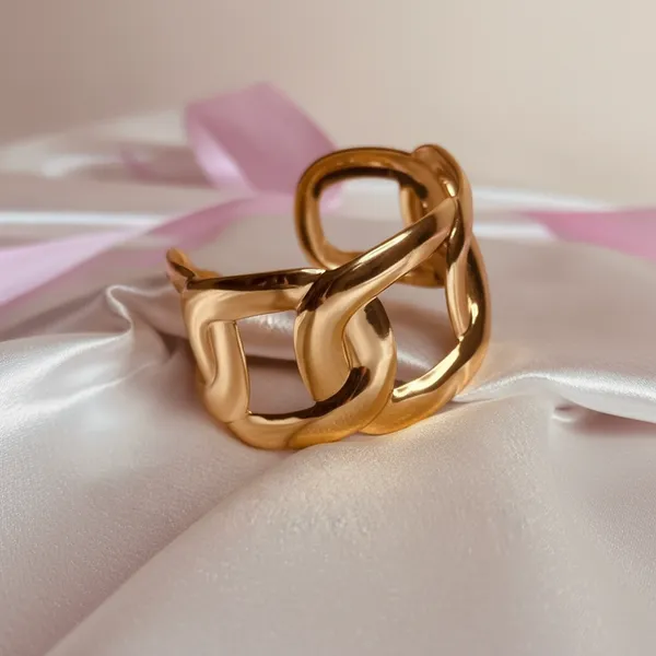 Bold-Gilded_Link_Bracelet