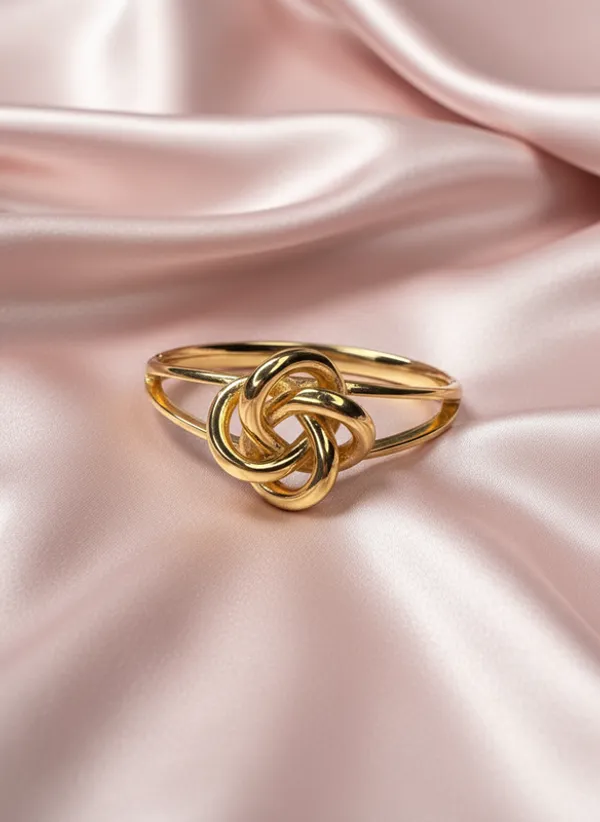 Elegant_Eternal_Knot_Bracelet