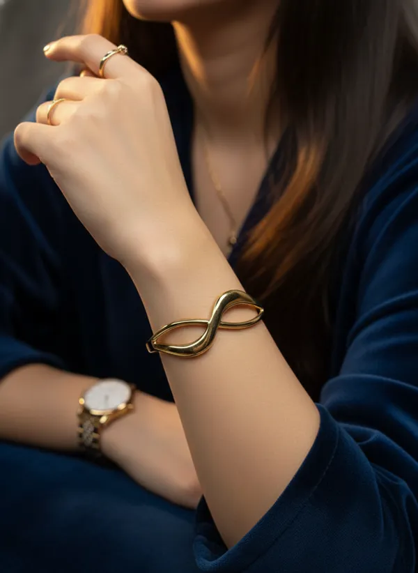 Sculptural_Infinity_Gold_Bracelet