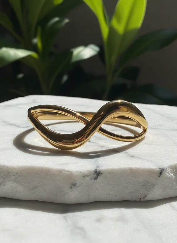 Sculptural_Infinity_Gold_Bracelet