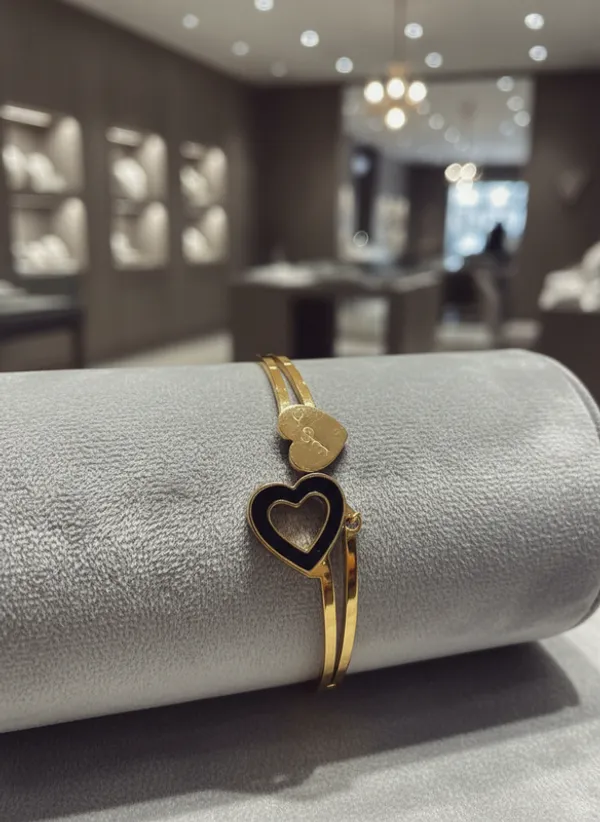 Eternal_Love_Heart_Bracelet