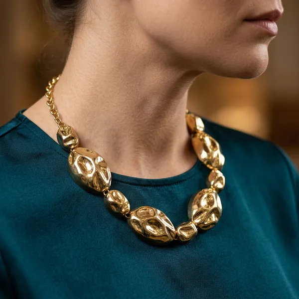 Bold_Gold_Textured_Necklace