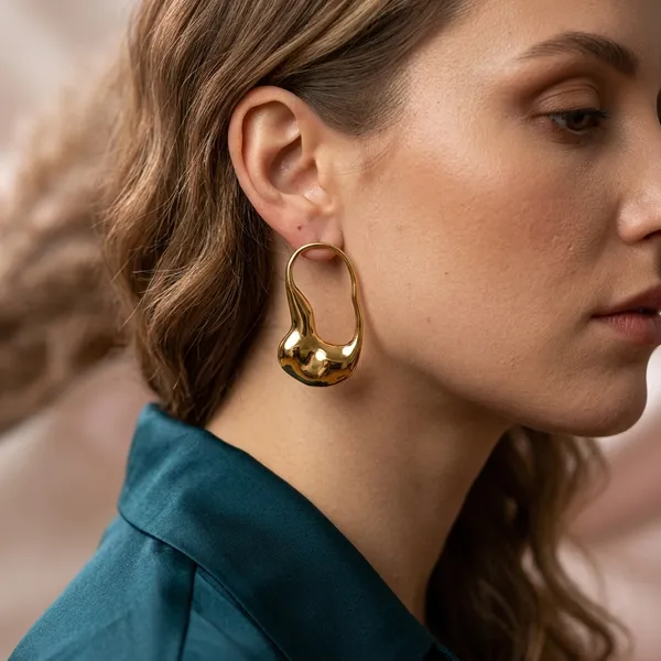 Aura_Sculptural_Molten_Gold_Drop_Earrings