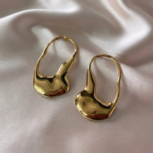 Aura_Sculptural_Molten_Gold_Drop_Earrings