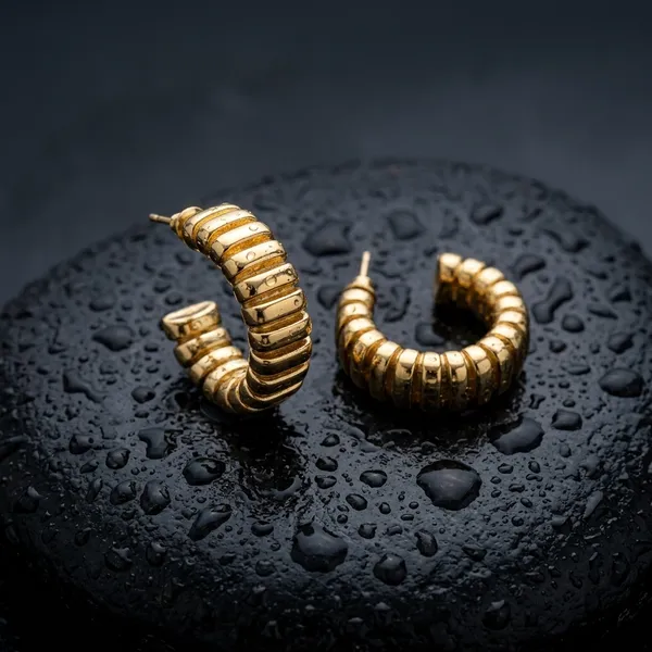 Golden_Ribbed_Hoop_Earrings