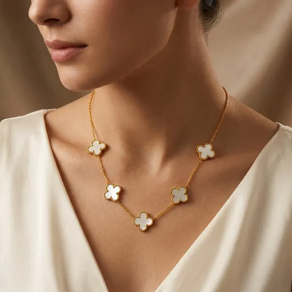 Gold_and_Mother_of_Pearl_Clover_Necklace