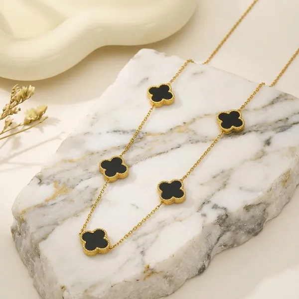 Gold_and_Mother_of_Pearl_Clover_Necklace
