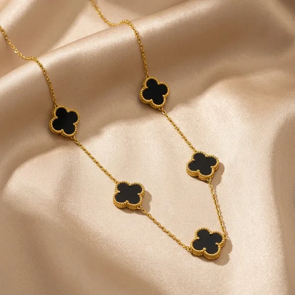 Gold_and_Mother_of_Pearl_Clover_Necklace