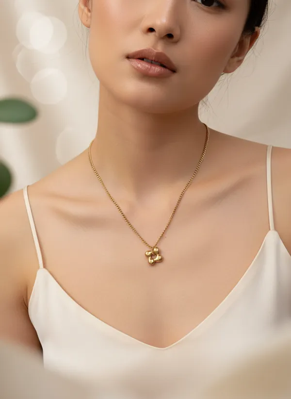 Modern_Sculptural_Gold-Tone_Pendant_Chain