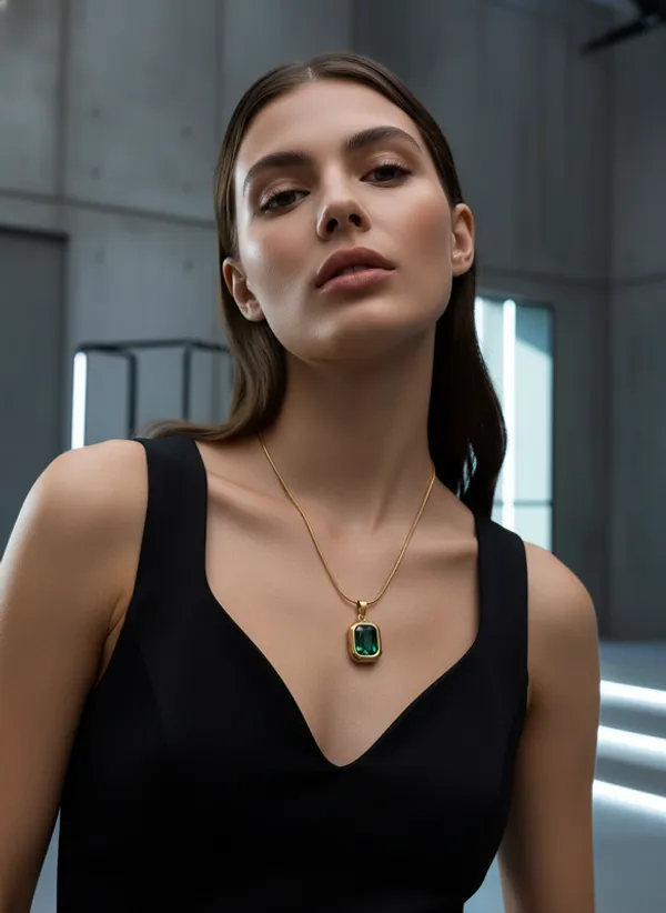 Elegant_Emerald_Green_Rectangle_Pendant_Chain