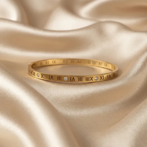 Timeless_Roman_Numeral_Bracelet