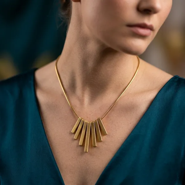 Golden_Geometric_Fringe_Statement_Chain