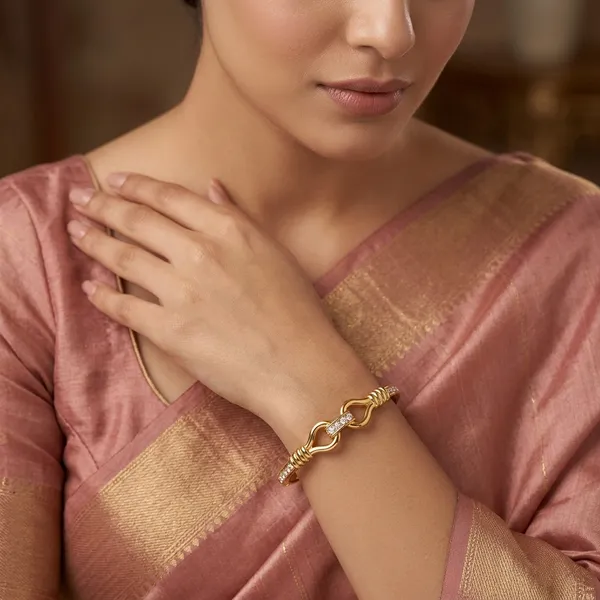 Regal_Pave_Bangle_Bracelet