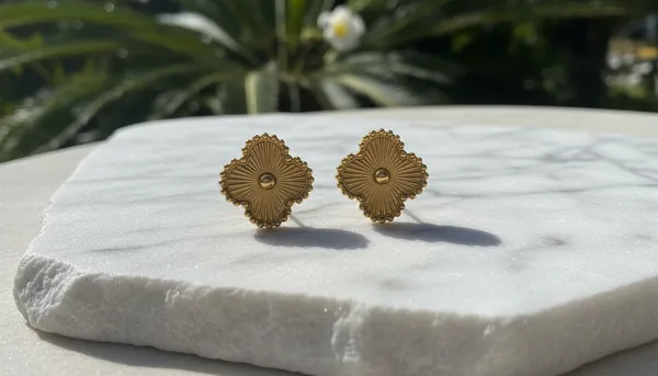 Sunburst_Clover_Gold_Earrings