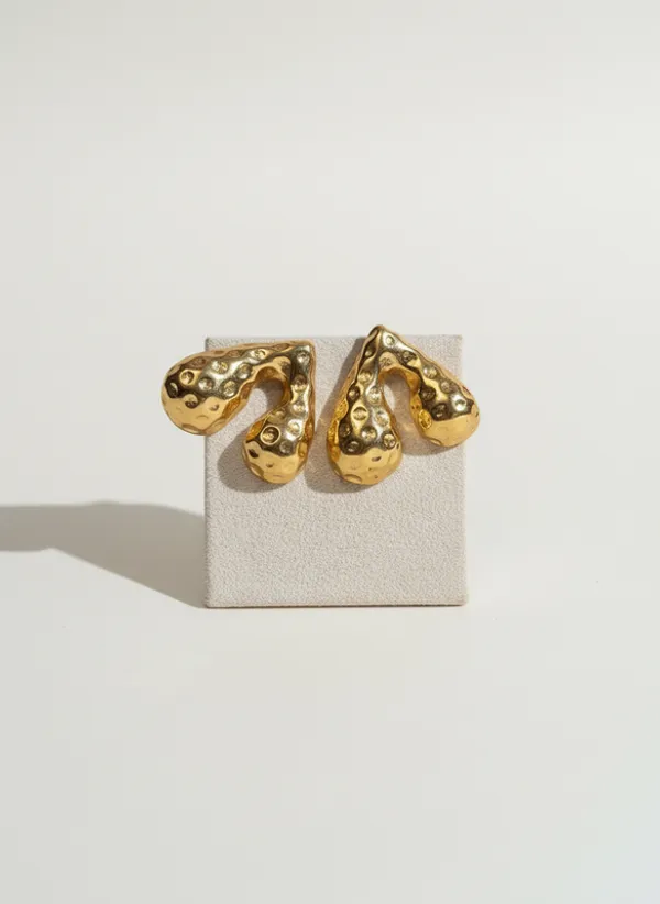 Artisanal_Hammered_Gold_Organic_Earrings