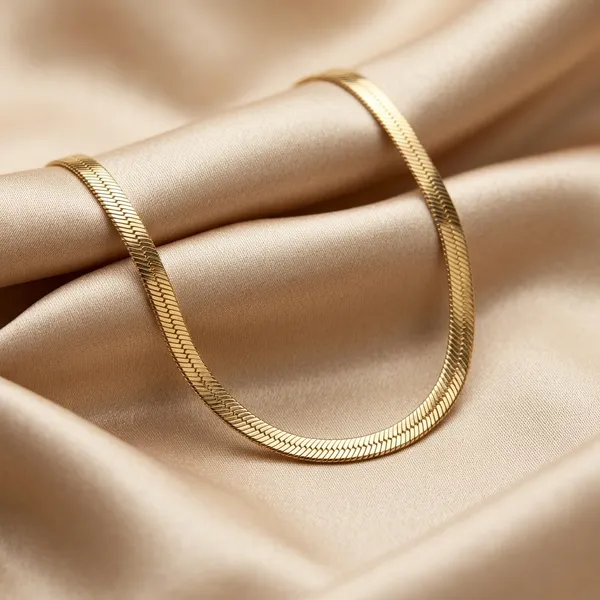 Gilded_Silk_Herringbone_Simple_Chain
