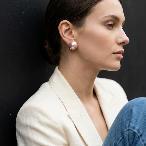 Elegant_Blush_Pink_Pearl_Earrings