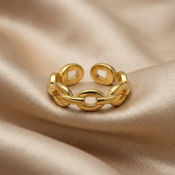 Chic_Gold_Link_Ring