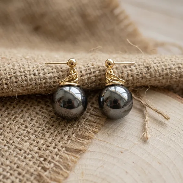 Lustrous_Midnight_Globe_Earrings