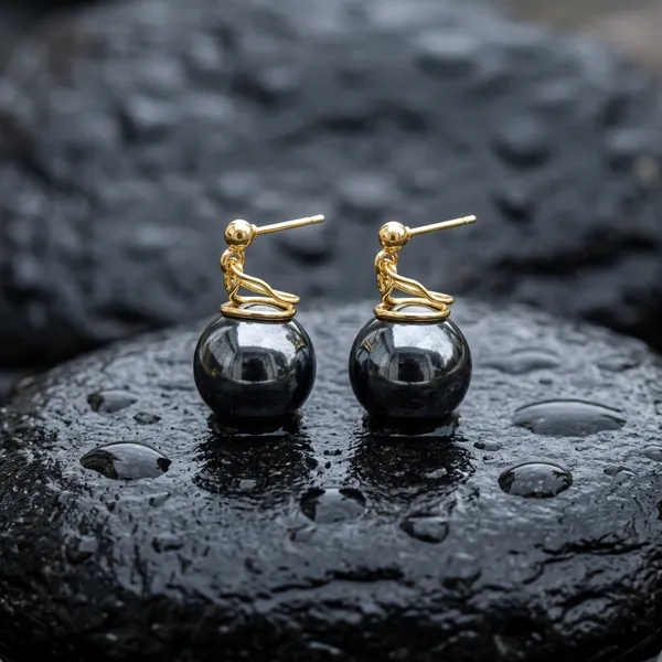 Lustrous_Midnight_Globe_Earrings