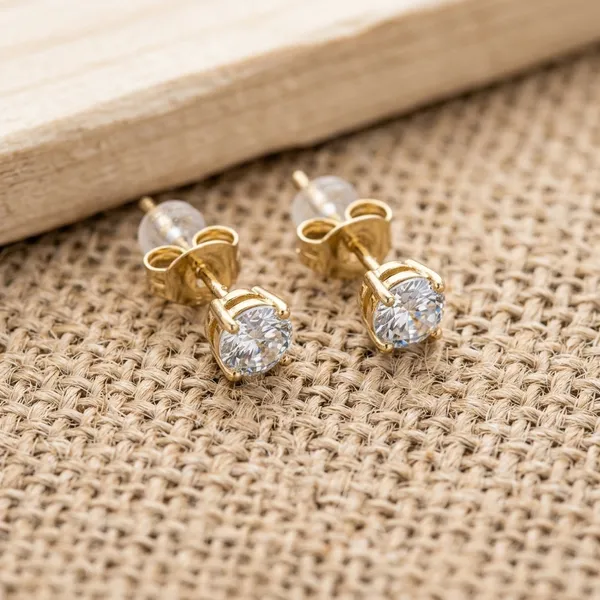 Gold_Earring_Solitaire_Stud